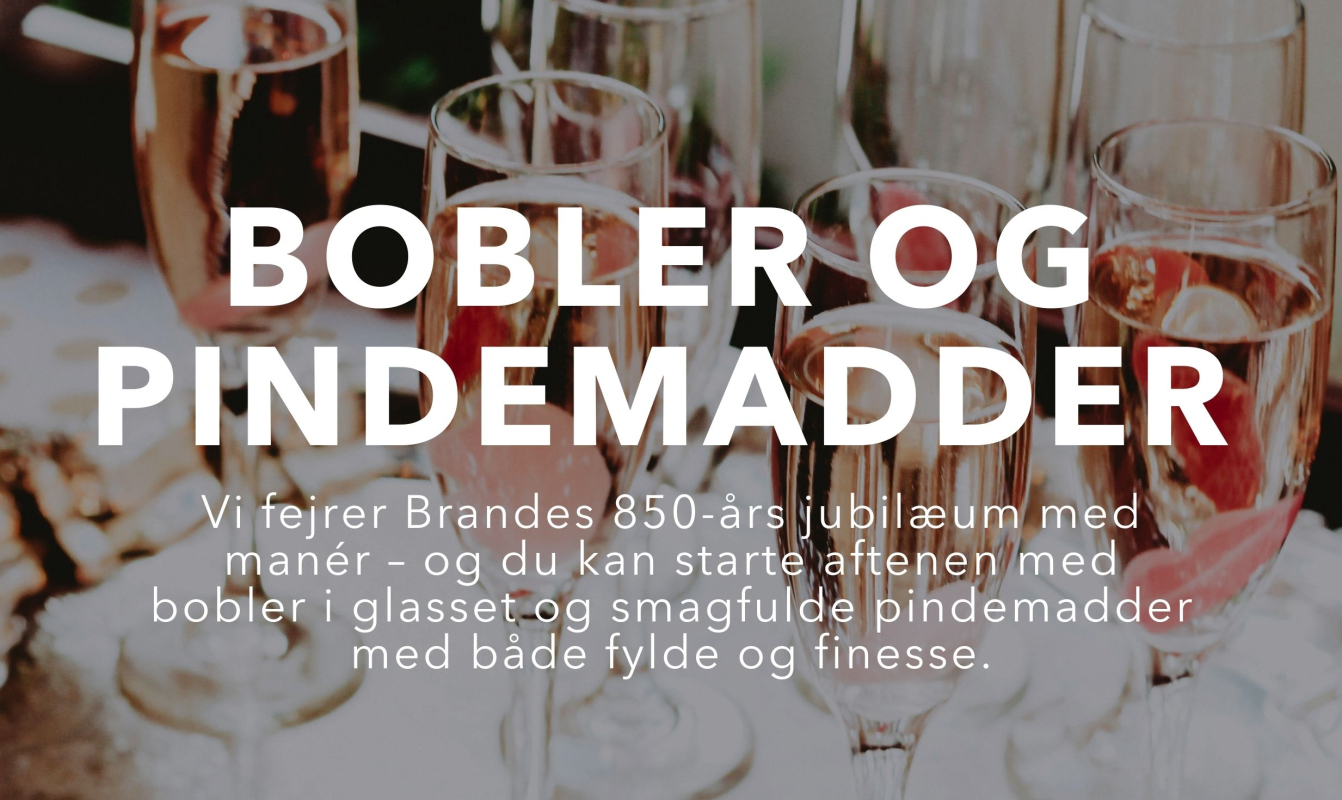 Nogle glas med væske og noget tekst i forgrunden