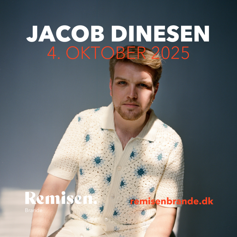 En kendt sanger fra Danmark. Han har brunt hår,